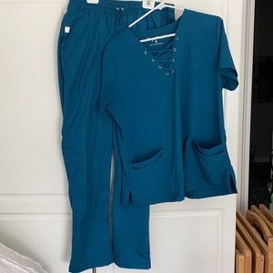 Butter soft stretch women’s scrubs SET